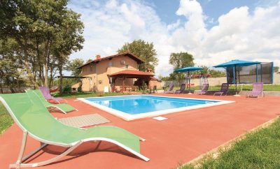 Holiday House Loborika